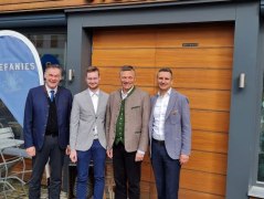 Foto von links: Bei der Sitzung in Bad Aibling – der BHV-Vorsitzende Peter Berek, der Leiter Kur und Tourismus in Bad Feilnbach Raphael Wagner, Bürgermeister Anton Wallner und BHV-Geschäftsführer und Bad Aiblinger Kurdirektor Thomas Jahn.