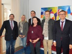 von rechts: Joachim G&ouml;rtz (bpa), Gabriella Squarra (Kur GmbH), Barbara Braml (Gesundheitsp&auml;dagogin), Kai Kasri (bpa), Marita H&auml;mmerlein (Leiterin des Vivaldo Seniorenhauses St. Laurentius in Piding) und Dr. Christian Alex (BHV), &copy; Bayerischer Heilb&auml;der-Verband e.V.