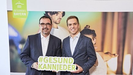 Klaus Holetschek, 1.Vorsitzender des BHV mit Philipp Lahm, Botschafter Gesundes Bayern