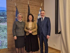 Foto von links:DEHOGA-Pr&auml;sidentin Angela Inselkammer, Staatsministerin Michaela Kaniber, BHV-Vorsitzender Peter Berek. (Foto BHV), &copy; Bayerischer Heilb&auml;der-Verband e.V.