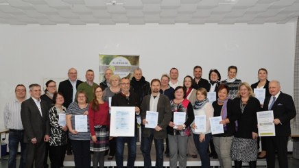 Gruppenfoto aller am Aufbau des Für Allergiker qualitätsgeprüften Kurortes Bad Staffelstein Beteiligten, © Kur &amp; Tourismus Service Bad Staffelstein